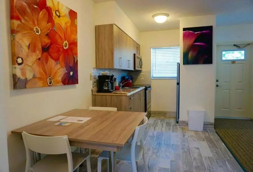 Club Lux Resort By The Beach