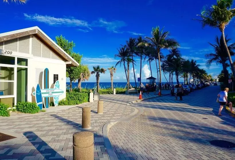 Club Lux Resort By The Beach