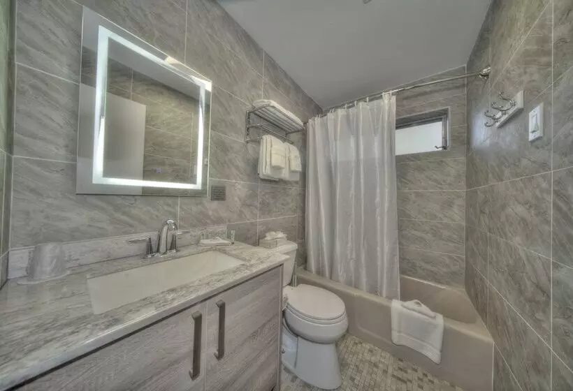 Club Lux Resort By The Beach