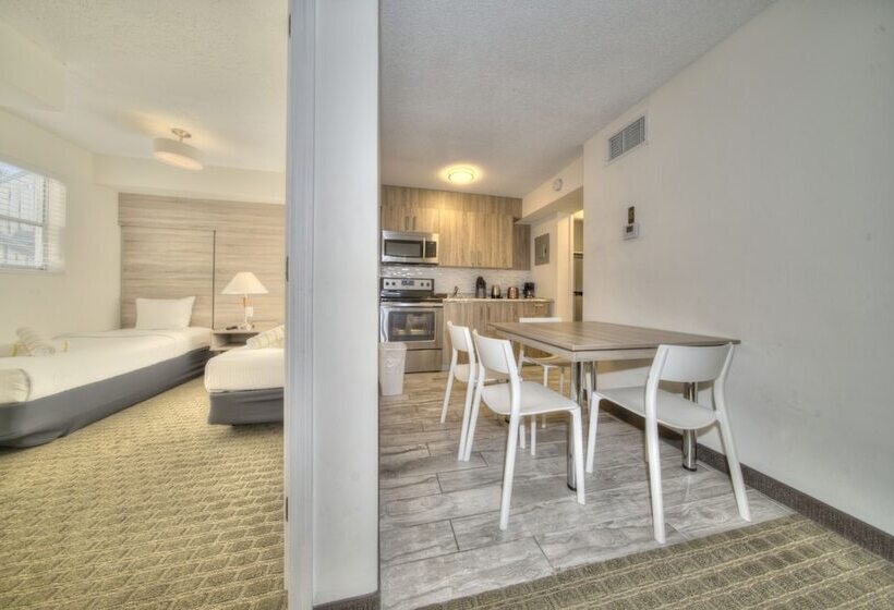 Club Lux Resort By The Beach