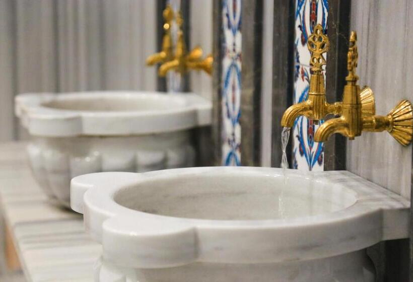 Aymi̇ra Hotel & Spa