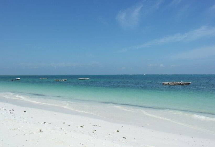 בית מלון כפרי Milele Lodge