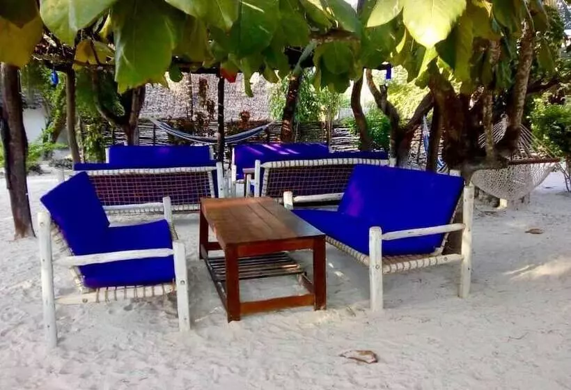 Hotelli Milele Lodge