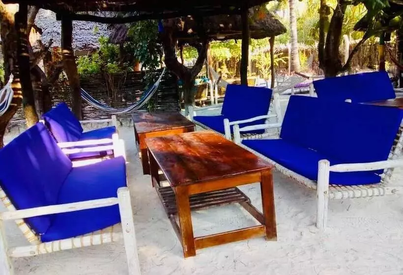 Hotelli Milele Lodge