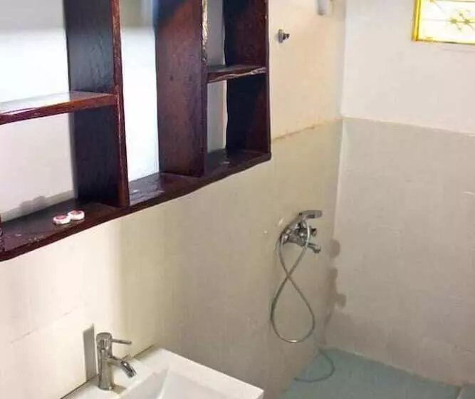 Hotelli Milele Lodge