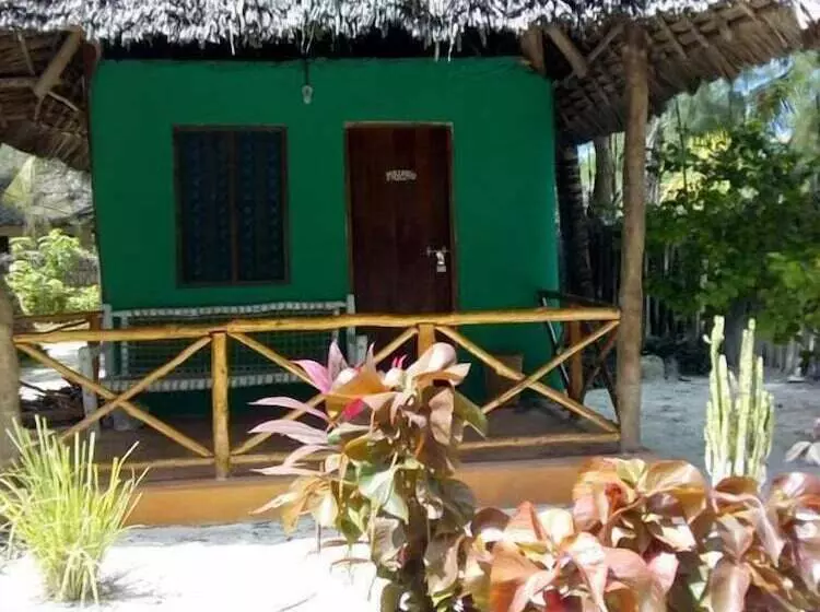 Hotelli Milele Lodge