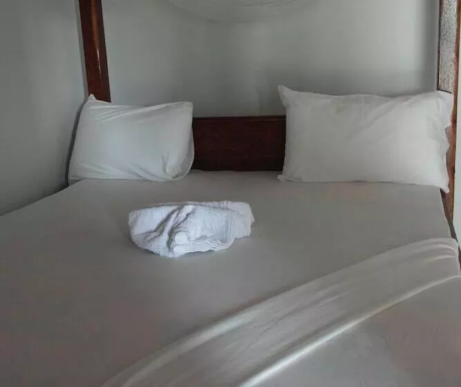 Hotelli Milele Lodge