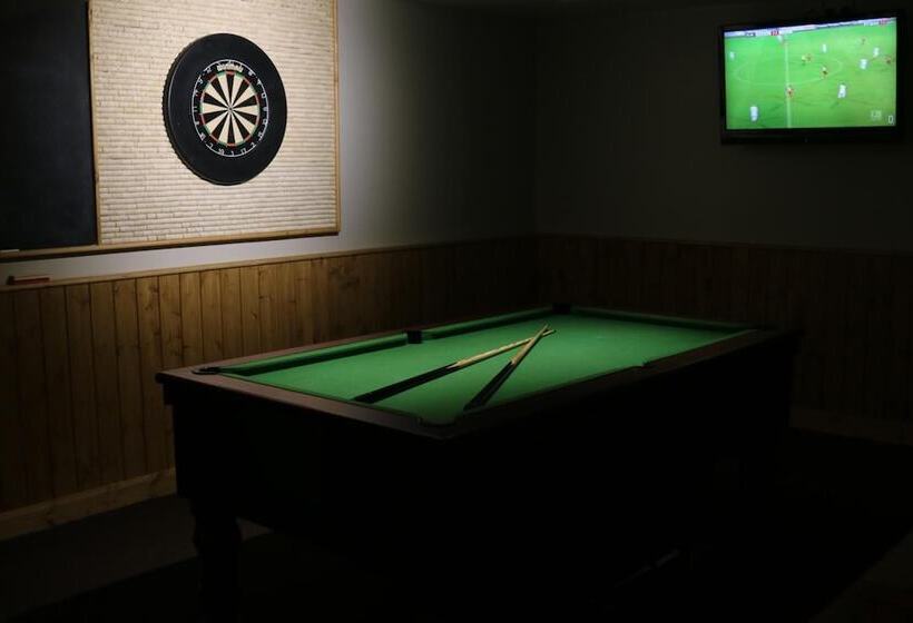 בית מלון כפרי The Inn On The Moor