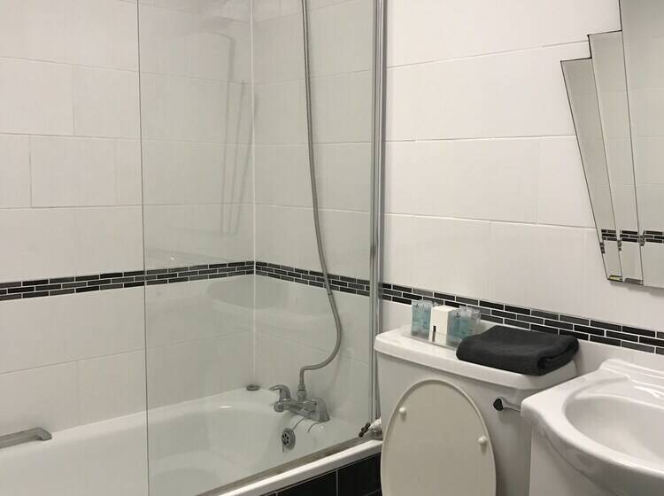 호텔 The Kings Head