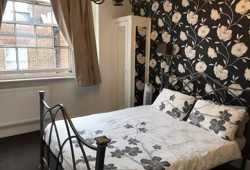 ホテル The Kings Head