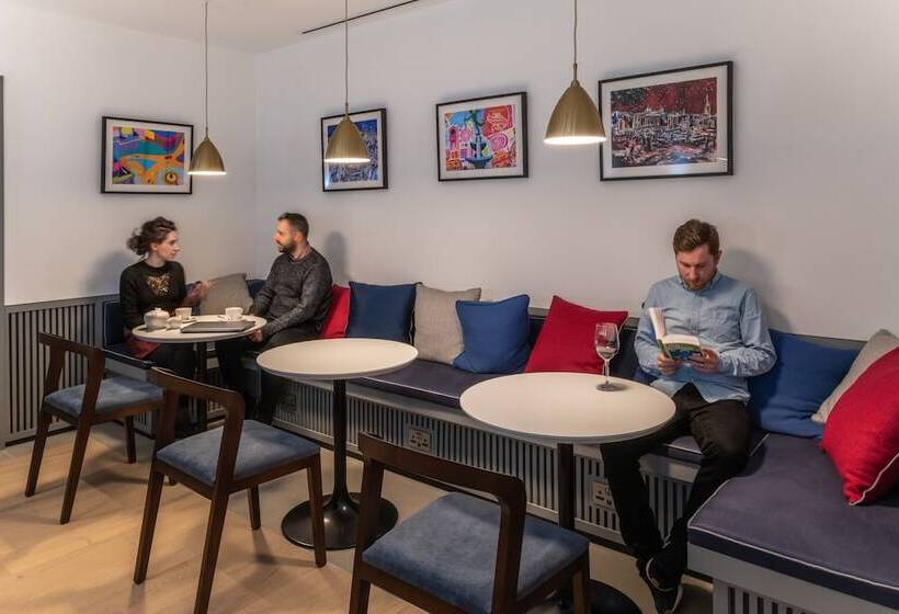 هتل The Resident Covent Garden