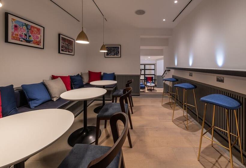 هتل The Resident Covent Garden