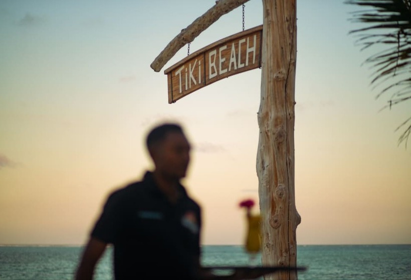 בית מלון כפרי Tiki Beach Club And Resort