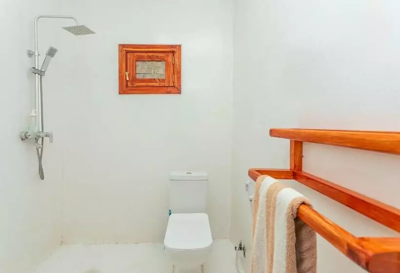 Hotelli Tiki Beach Club And Resort