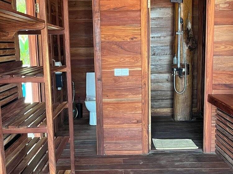 בית מלון כפרי Tiki Beach Club And Resort