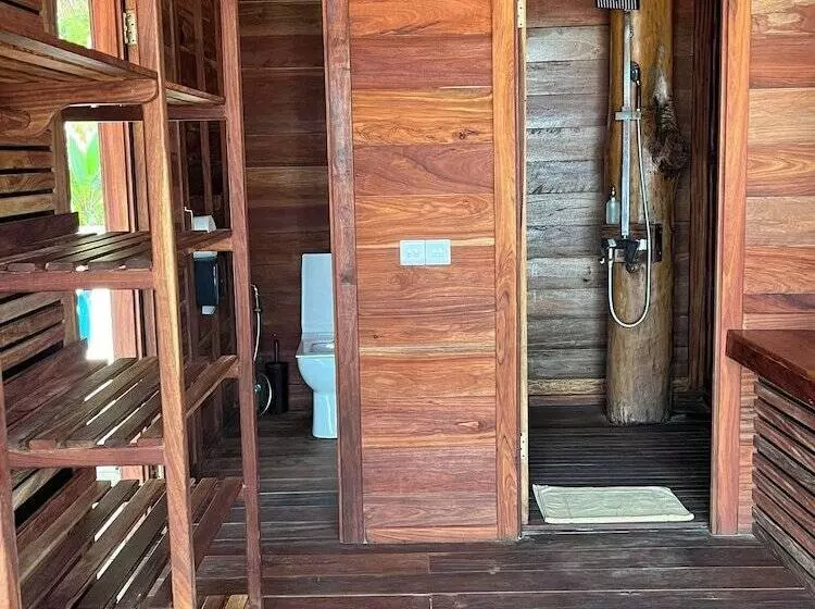 Hotelli Tiki Beach Club And Resort