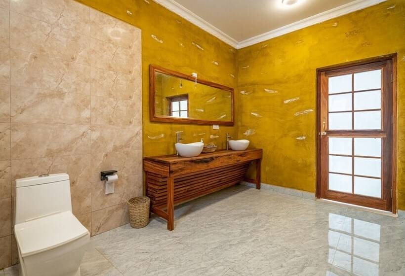 בית מלון כפרי Tiki Beach Club And Resort