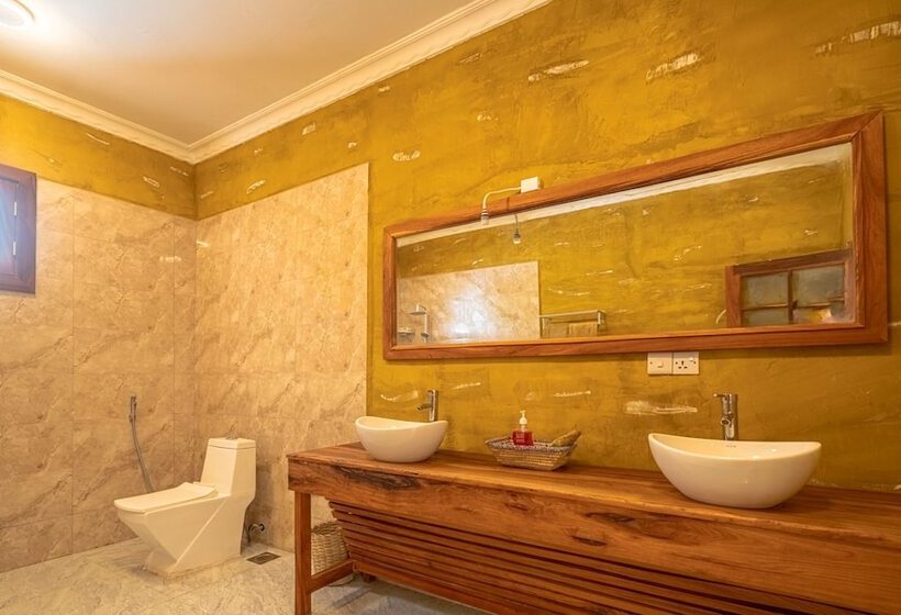 בית מלון כפרי Tiki Beach Club And Resort