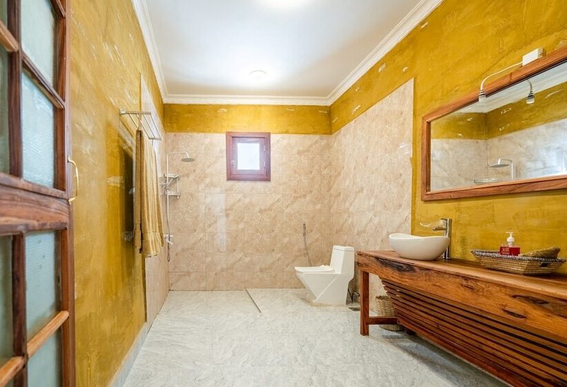 בית מלון כפרי Tiki Beach Club And Resort