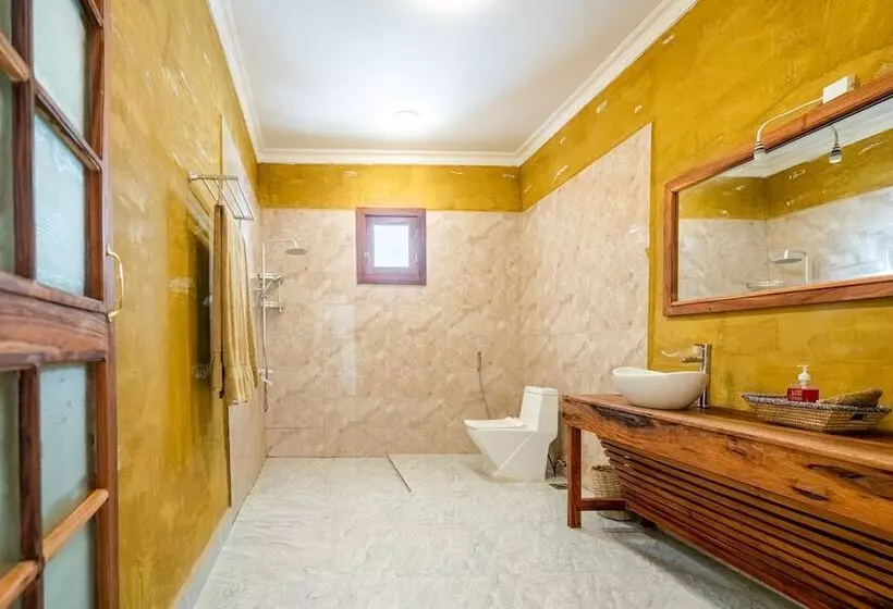 Hotelli Tiki Beach Club And Resort