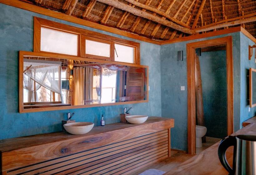 בית מלון כפרי Tiki Beach Club And Resort