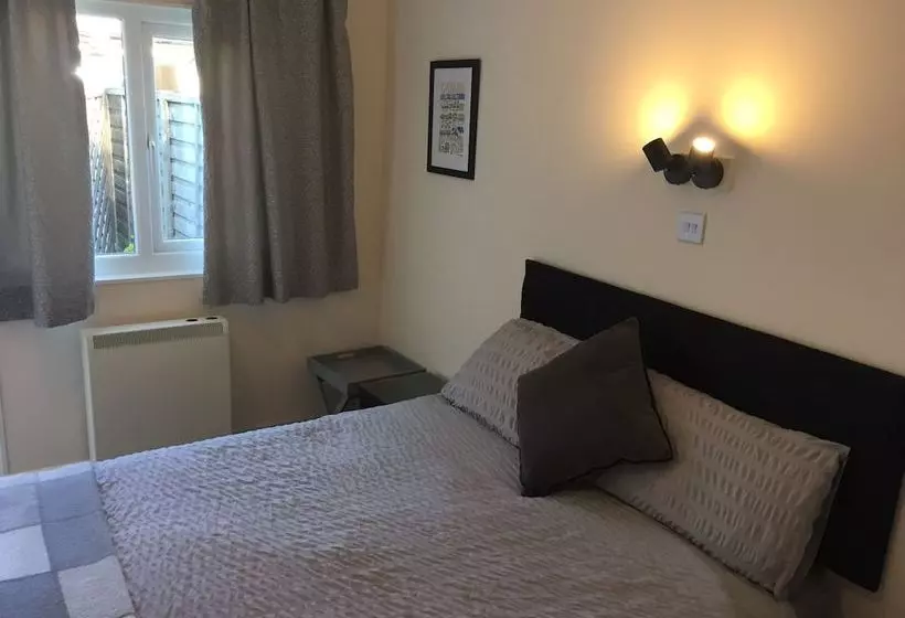 Majatalo Greenways Lodge Nr Stansted Airport