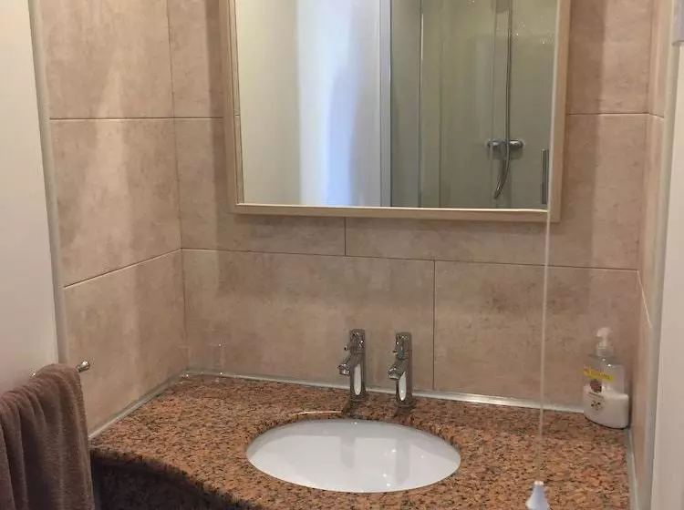 Majatalo Greenways Lodge Nr Stansted Airport