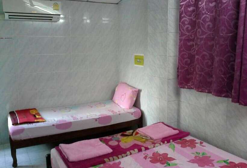 پانسیون New Central Guesthouse