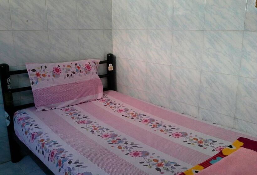 پانسیون New Central Guesthouse