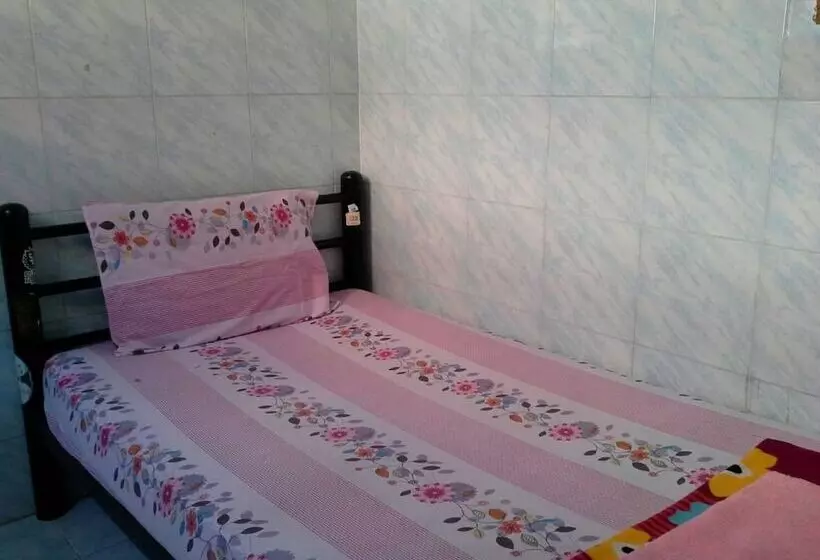 پانسیون New Central Guesthouse