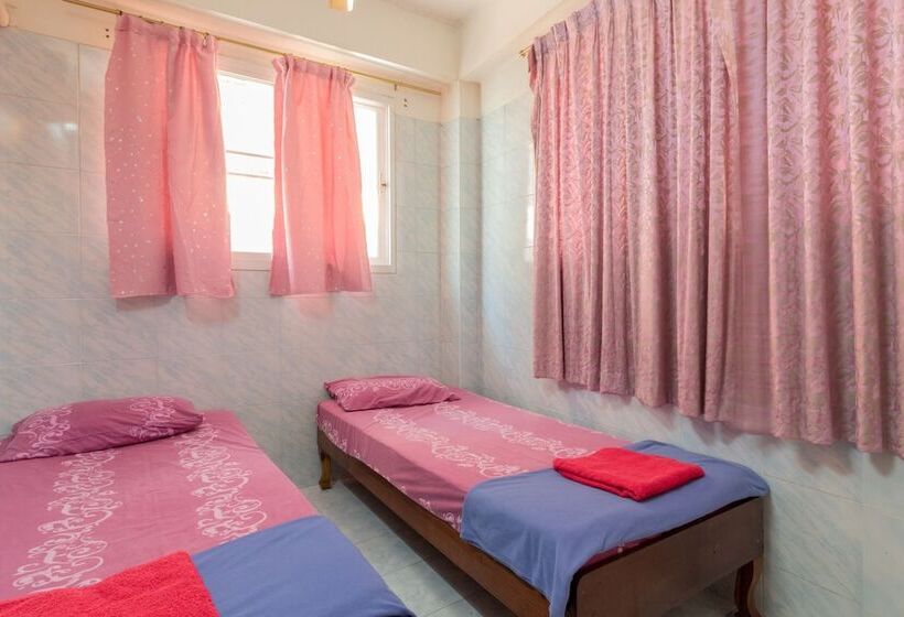 پانسیون New Central Guesthouse