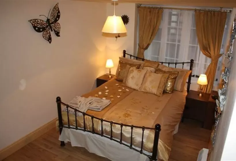 Robertsbridge Retreat Upper Apartment