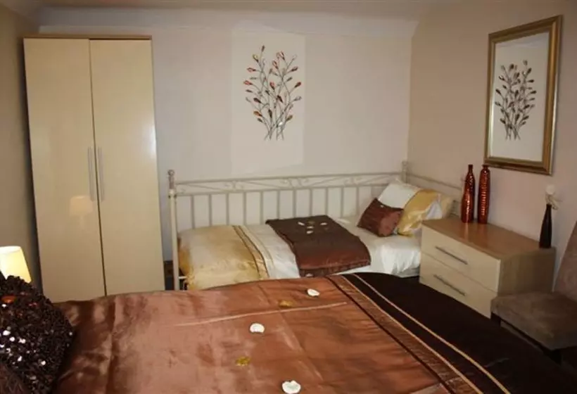 Robertsbridge Retreat Upper Apartment