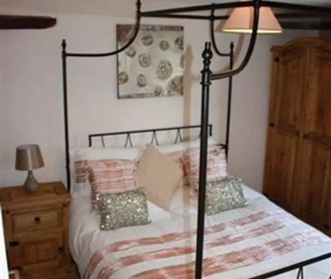 Robertsbridge Retreat Upper Apartment