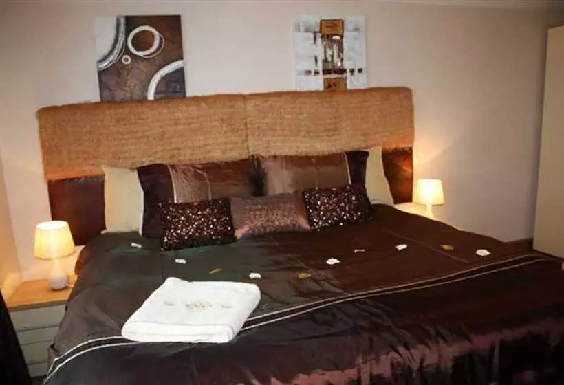 Robertsbridge Retreat Upper Apartment