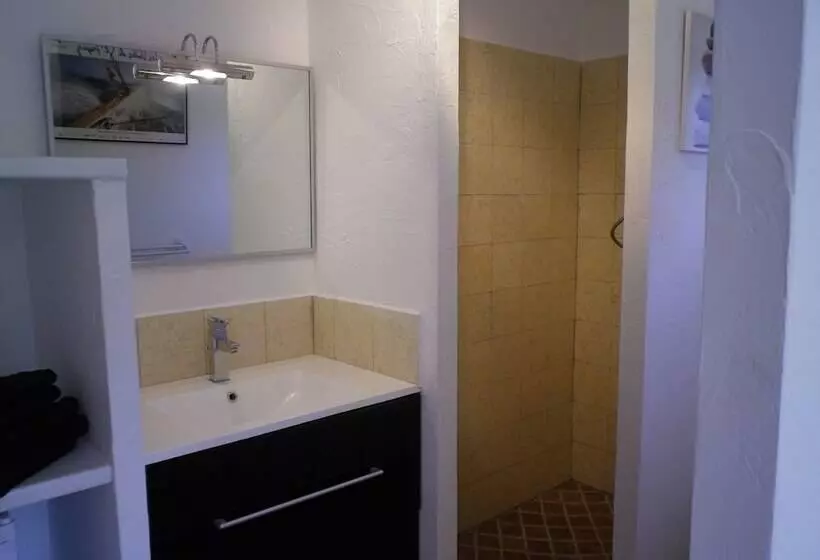 Aamiaismajoitus (B&B) Chambres D'hôtes Villa Alizé