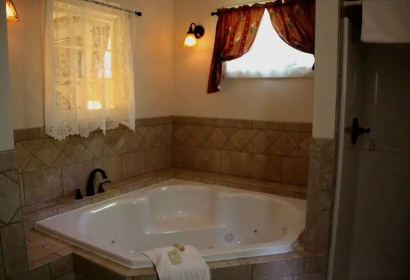 Aamiaismajoitus (B&B) Hickory Bridge Farm Restaurant