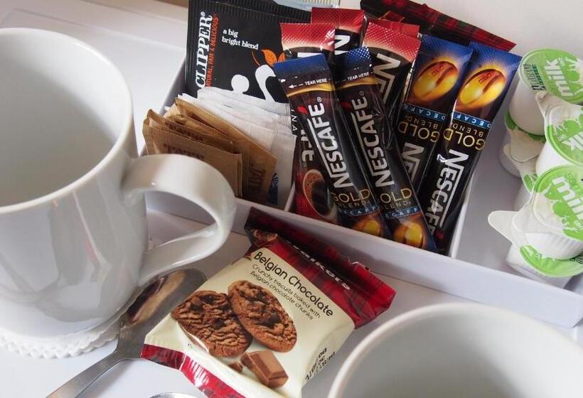 تختخواب و صبحانه Pantile Lodge