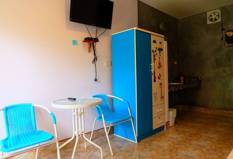 ホテル Ban Ninginn Resort