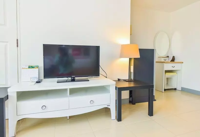 Hotel The Answer Beachfront Cha Am