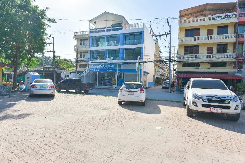 Hotel The Answer Beachfront Cha Am