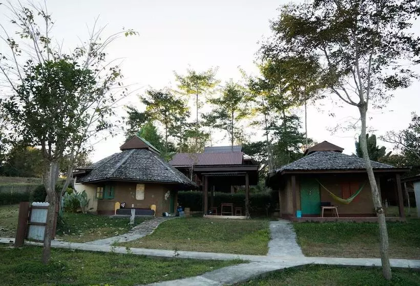 هتل The Moon At Pai
