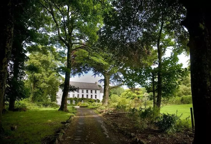 ペンション Cuffern Manor