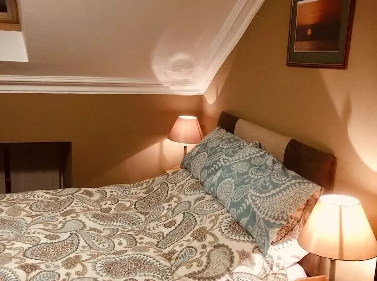 Majatalo Pisgah Guesthouse