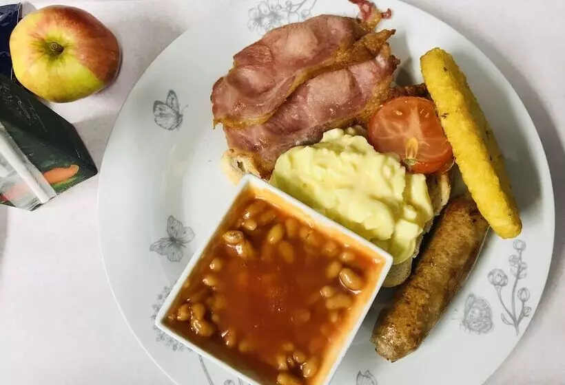 Majatalo Pisgah Guesthouse