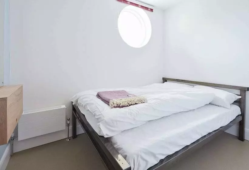 The Barrel Store   Hostel