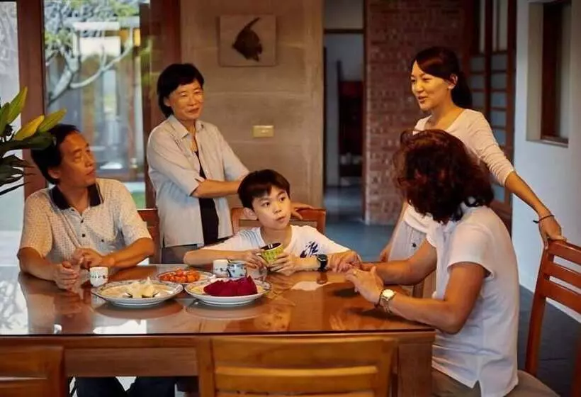 تختخواب و صبحانه Chang House