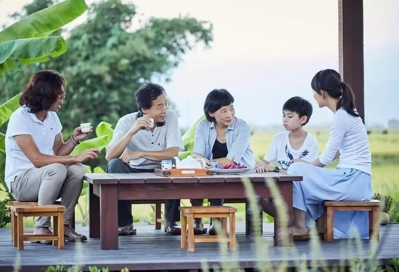 تختخواب و صبحانه Chang House