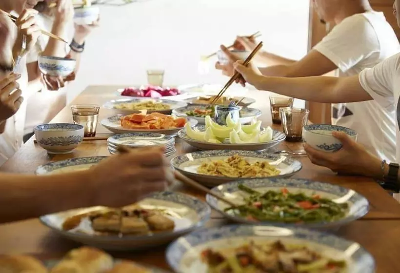 تختخواب و صبحانه Chang House