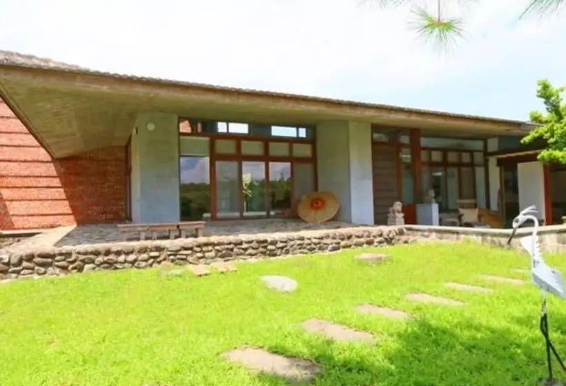 تختخواب و صبحانه Chang House